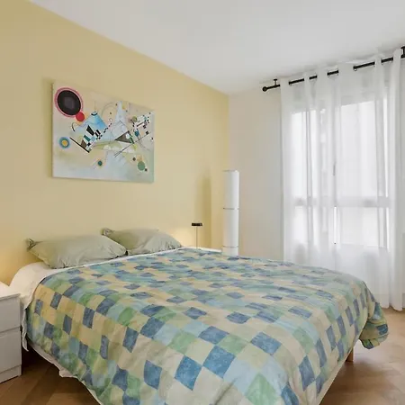 2br, Spacieux, Cosy, De Gamme, Balcon * Paris
