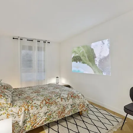 2br, Spacieux, Cosy, De Gamme, Balcon דירה