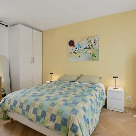 Apartamento 2br, Spacieux, Cosy, De Gamme, Balcon